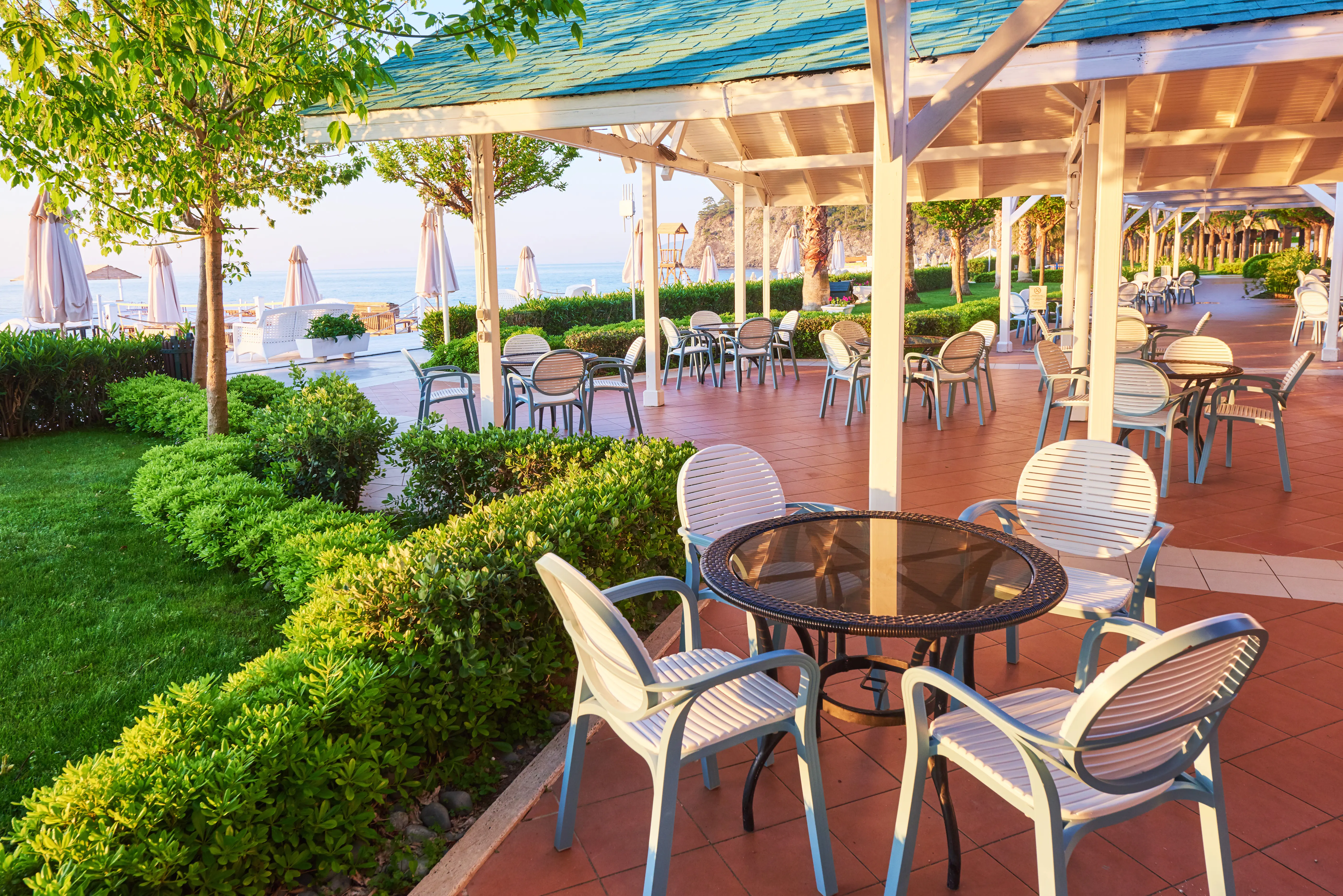 Outdoor Restaurant Tables
