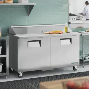 True TSSU-60-16-HC 60 3/8" 2 Door Refrigerated Sandwich Prep Table